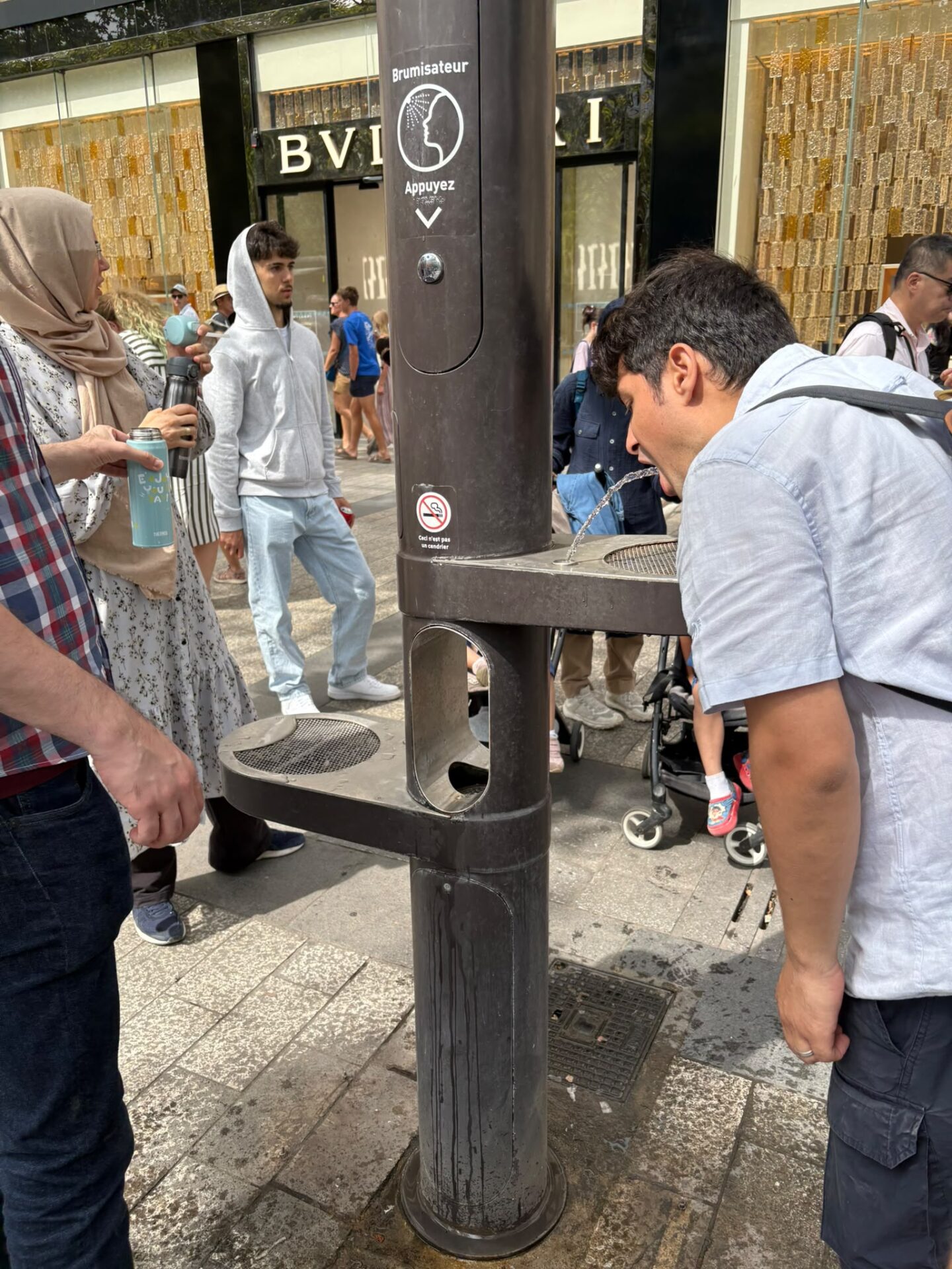 Fontaine publique d’eau potable appelée pulpulak à Erevan