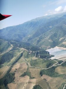 Paysages montagneux du sud de l'Arménie photographiés depuis un avion